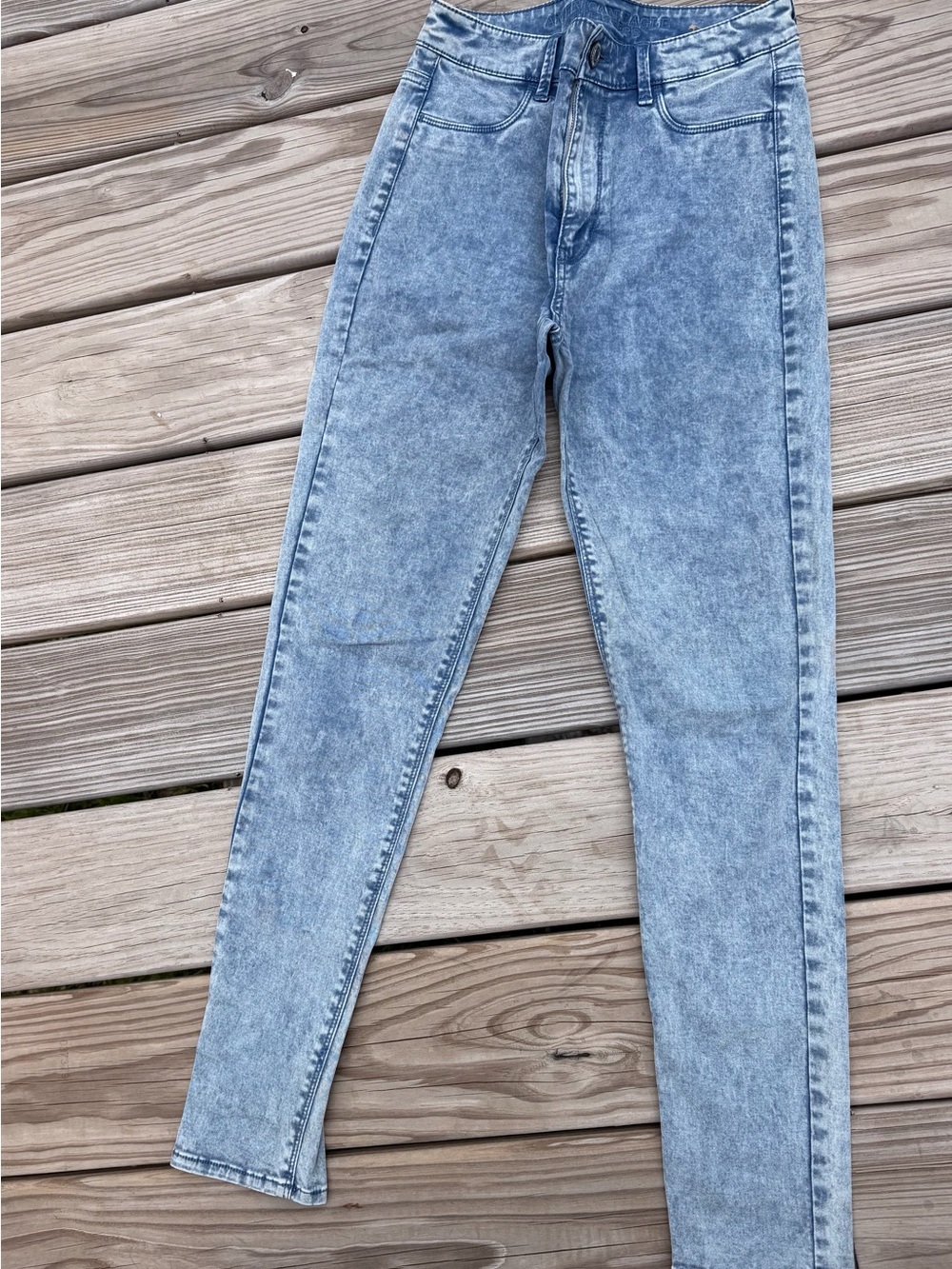 American Eagle Outfitters High-Rise Washed Denim Jeans - Light Blue